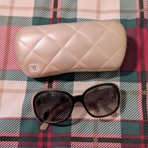 CHANEL 5113-A Camellia Sunglasses Black Pink Frame Women Authentic
